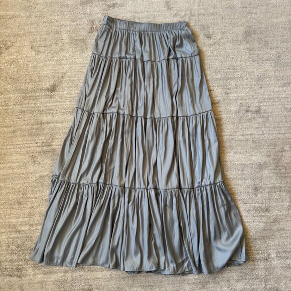 T Tahari Airflow Tiered Maxi Skirt NWT - Picture 2 of 8